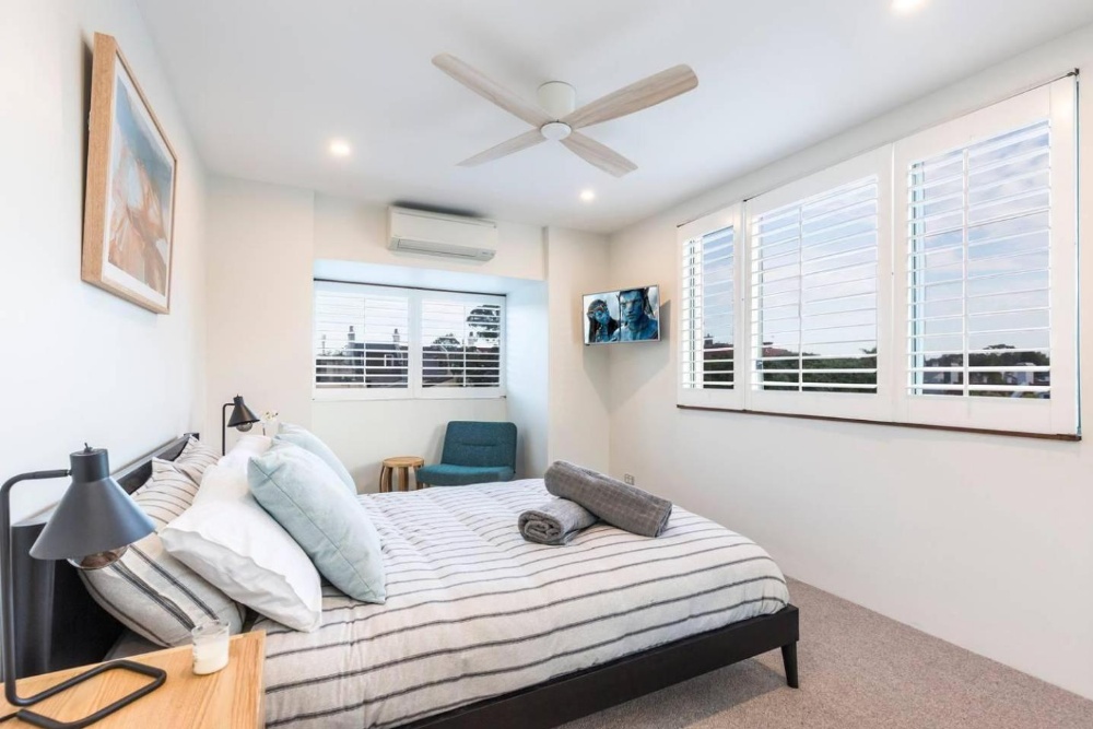 Executive 2 Storey Sydney Apartment with Pool Main image