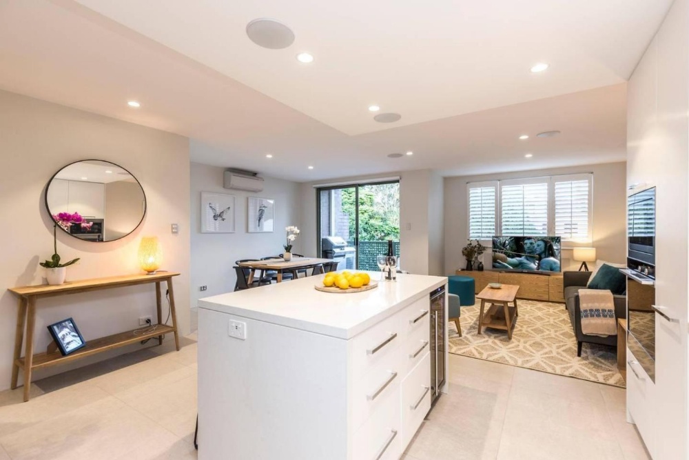 Executive 2 Storey Sydney Apartment with Pool Main image