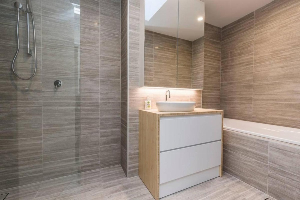 Executive 2 Storey Sydney Apartment with Pool